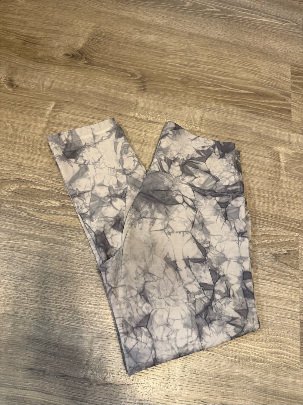 Lululemon Leggings 21" size 6
